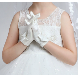 El lazo de la ni&ntilde;a presenta guantes, vestidos y accesorios para ni&ntilde;os de flores