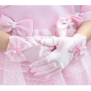 El lazo de la ni&ntilde;a presenta guantes, vestidos y accesorios para ni&ntilde;os de flores